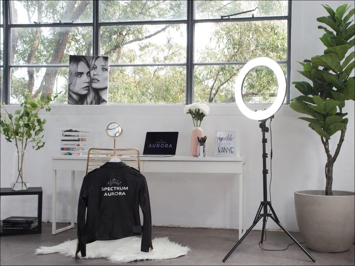 ring light assist photography