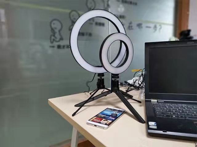 The difference between AIXPI 6 inch ring light and 10 inch ring light