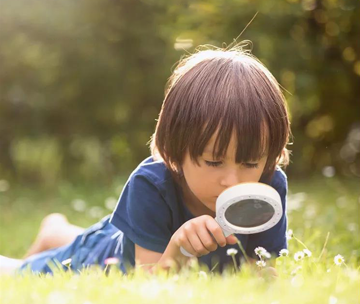 AIXPI magnifying glass with LED lights
