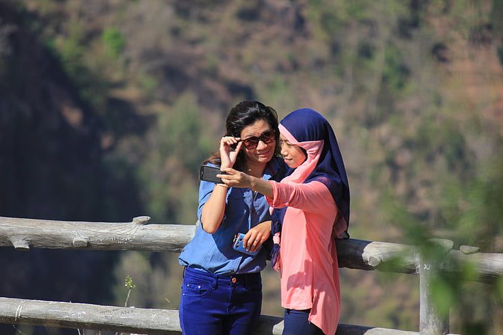 AIXPI Mini Fill Light Lamp Multi-function Tripod Selfie Stick