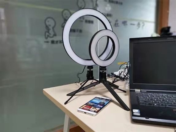 What is the difference between  6 inch ring light and 10 inch ring light？