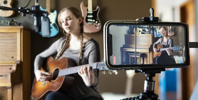 How to Get Better Lighting for Live Streaming